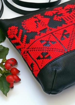 Черно-красная сумка через плечо с ручной вышивкой, эко кожа3 фото