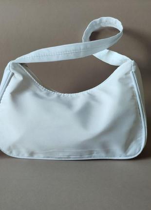 Нейлоновая белая сумочка шт2 фото