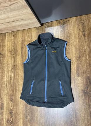Флисовая жилетка