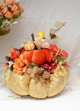 Декоративний осінній велюровий гарбуз з декором. гірчично-золотий з соняхом8 фото