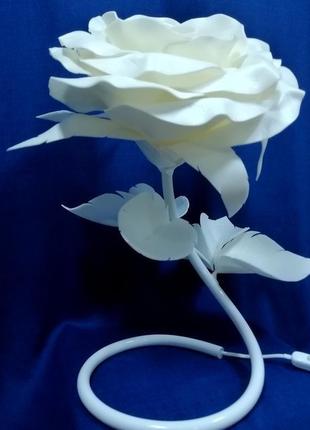 Светильник - белая роза (лампа – теплый свет)4 фото