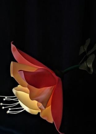 Светильник фуксия (напольный, цветок в горшке)1 фото