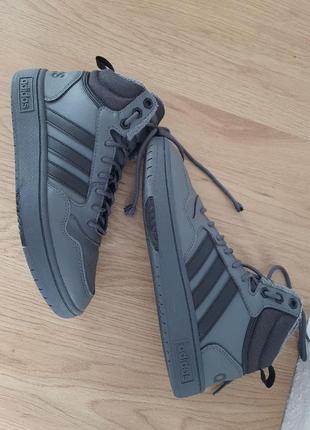 Ботинки, кроссовки утепленные adidas
(оригинал).
размер 40.5 (ст 26 см).6 фото