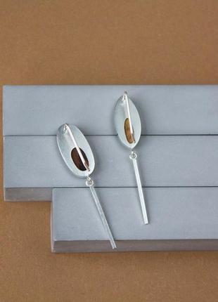 Асиметричні довгі срібні сережки з деревом7 фото