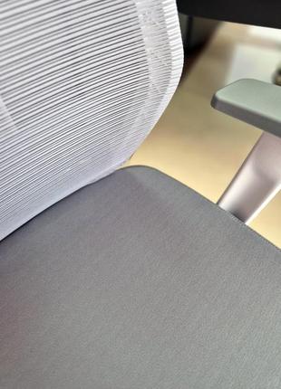 Крісло поворотне icar сіре/білий каркас8 фото