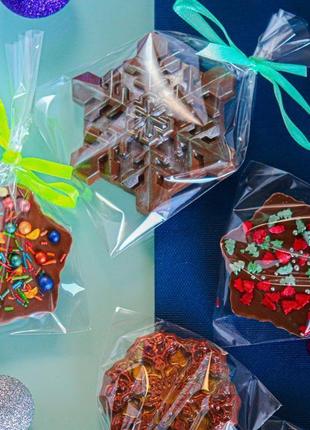 Набір новорічних шоколадних сувенірів - сніжинки, 9 шт. в наборі2 фото