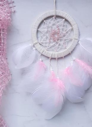 Нежный розовый пушистый ловец снов для девочки на подарок