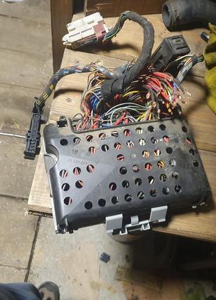 Задняя крышка салонного блока предохранителей опель астра зафира вектра разборка opel astra zafira vectra