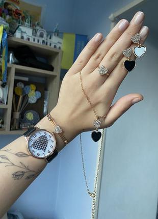 Набор часов серьги кольцо цепочка с кулоном браслет черные сердечки8 фото