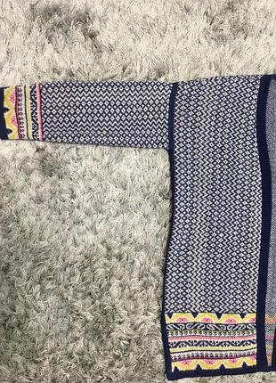 Кардиган в складі є вовна 4