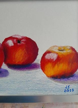 Яблоки красные, масляная пастель, а4 формат, с рамкой5 фото