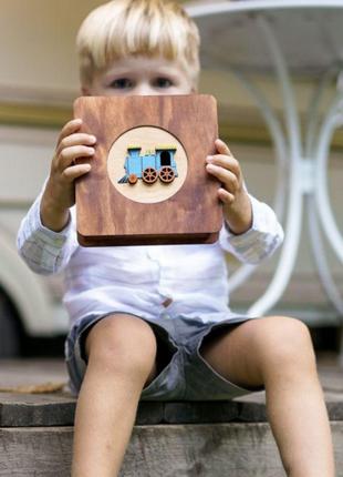 Дерев'яна скарбничка з ім'ям - персоналізований подарунок для дитини10 фото