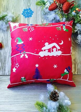Подушка новогодняя декоративная гипоаллергенная для декора "домик красная" ,  35 см * 35 см
