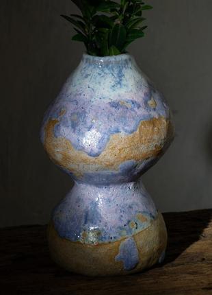 Маленька ваза. ваза на чайний столик. ваза для однієї квітки. бузкова ваза. ваза жіночої форми5 фото