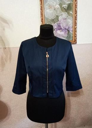 Красивый короткий пиджак без подкладки!