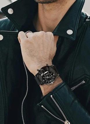Великі чоловічі наручні годинники кварцові армійські чорні4 фото
