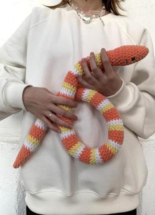 Мяка плюшева вязана тканева змія жовта помаранчева змея длинная для дивана6 фото