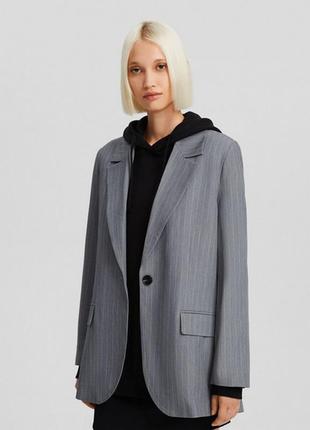 Базовый пиджак в полоску размер л bershka на подкладке блейзер серый3 фото