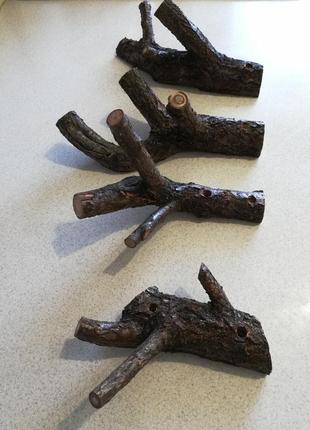 Деревянная вешалка с тремя крючками3 фото