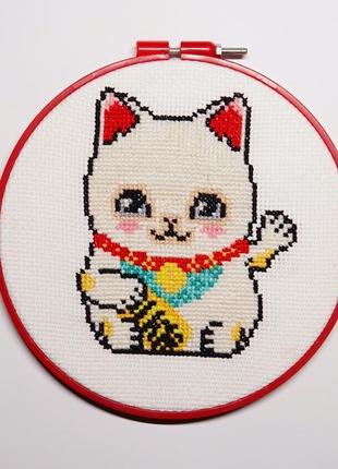 Картина вишита хрестиком "кіт манэки-неко" (кіт щастя, грошовий кіт, кіт удачі)2 фото