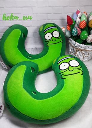 Автомобильная подушка - подголовник огурчик рик, рик и морти