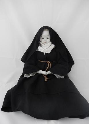 Лялька "католицька черниця"1 фото