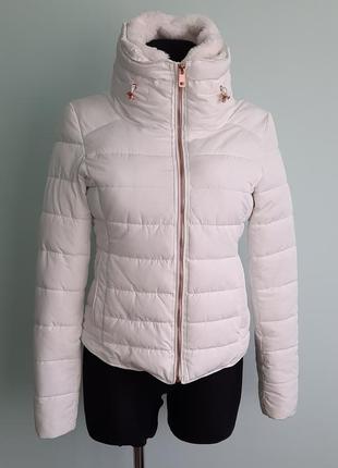 Білосніжна куртка від zara осінь-зима розмір xs-s