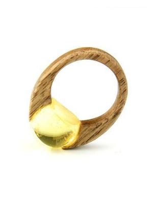Деревянное кольцо с натуральным янтарем2 фото