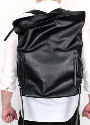 Кожаный рюкзак tuareg total black, чёрный городской в минималистичном стиле с карманом для ноутбука10 фото