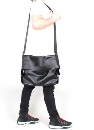 Большая кожаная сумка мессенджер big tings, черная сумка из мягкой кожи в минималистичном стиле3 фото