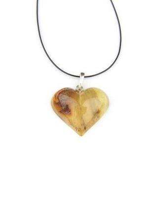 Бурштиновий кулон у вигляді серця з золотою фурнітурою1 фото
