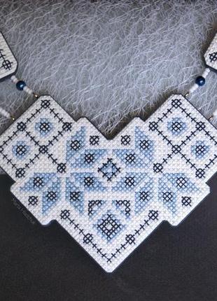Колье "украинские традиции" в синих тонах из полимерной глины в технике "имитация вышивки"4 фото