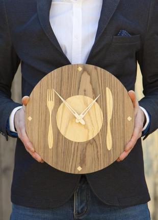 Настенные деревянные часы "пора обедать"(орех). техника маркетри