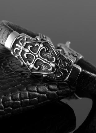 Мужской браслет с крестом из натуральной кожи "cardinal". змеиная кожа. замок-карабин. чёрный.1 фото