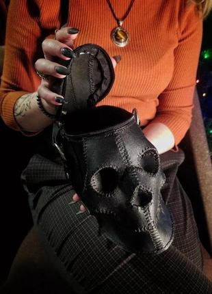 Готична сумка ручної роботи у вигляді черепа шкіряна сумка череп3 фото