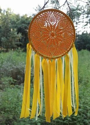 Желтый ловец снов с лентами и ажурным узором  / декор для дома / подарок