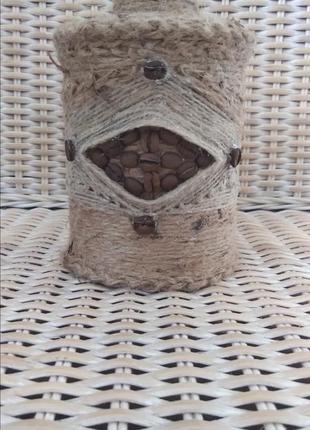 Контейнер баночка з обробкою з джутової мотузки для зберігання кави.