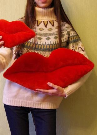 Подушка в форме губ,декоративная подушка поцелуй2 фото
