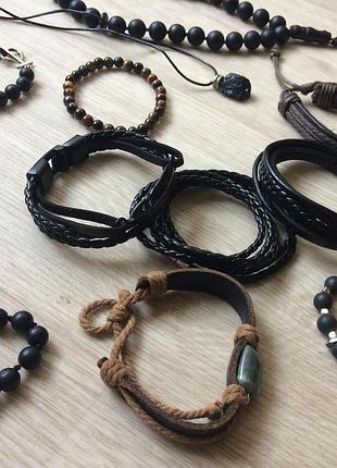 Невелика підбірка чоловічих браслетов з натуральних каменів і шкіри