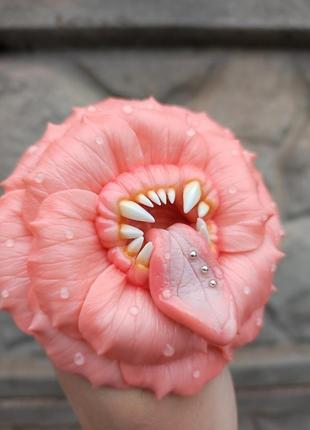 Хищный розовый цветок, брошь и кулон 2 в 16 фото