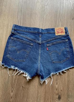 Джинсовые шорты синие levi’s с необработанными краями средняя посадка размер 29 м-l