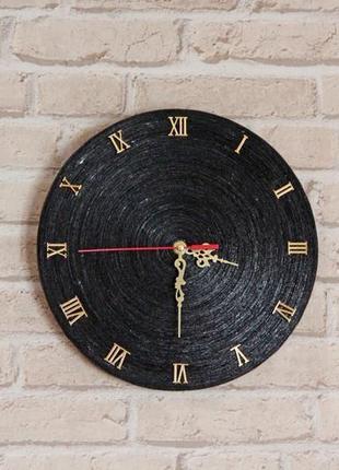 Настінні круглі годинники чорного кольору з паперу з золотими кантами. елемент інтер'єру2 фото