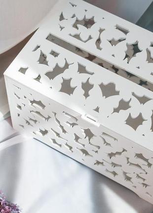 Весільна коробка для конвертів з метеликами2 фото