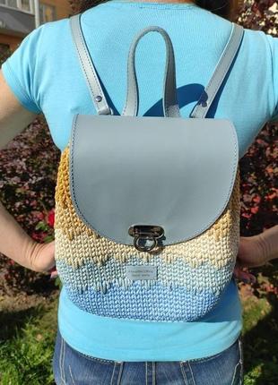 В'язаний рюкзак зі шкіряними елементами. жіночий блакитний рюкзак2 фото