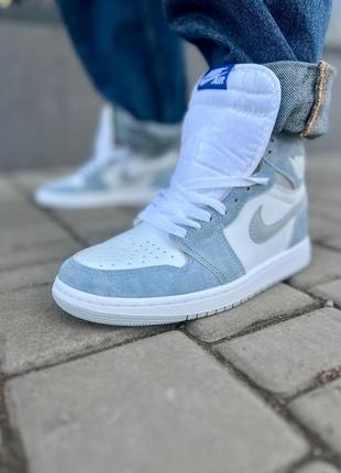 Женские кроссовки кроссовки nike air jordan retro 1 hyper royal1 фото