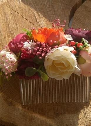 Свадебный гребень бутоньерка марсаловая веночек с цветами