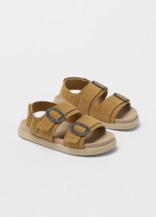 Нові шкіряні босоніжки zara