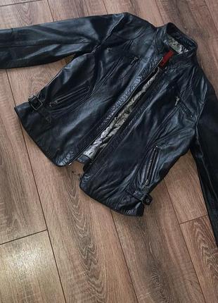 Черная кожаная косуха/куртка со стойкой м/л3 фото