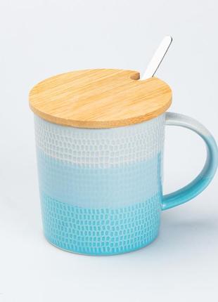 Чашка с бамбуковой крышкой и ложкой керамическая 350 мл голубая1 фото