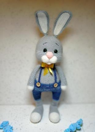 Кролик пьер. мягкая вязаная игрушка. символ 2023 года.5 фото